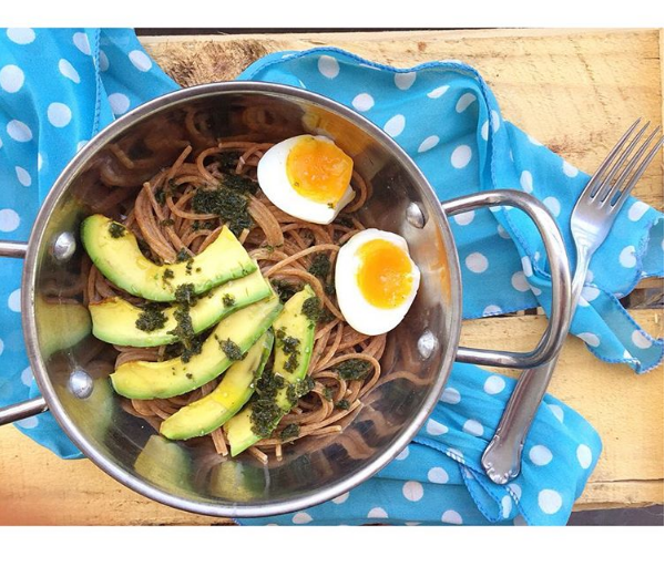 PASTA CON PALTA Y HUEVO.PNG